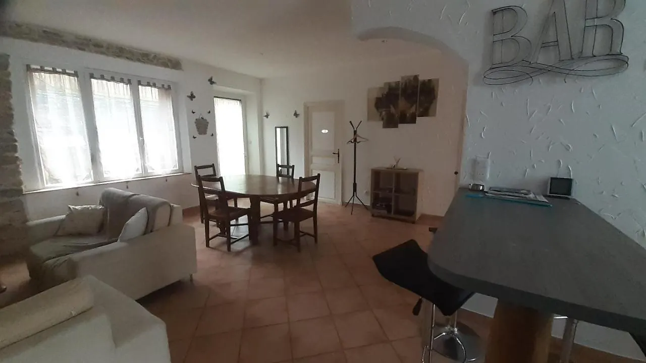 شقة Appartemment Situe A Lacaune Les Bains فرنسا