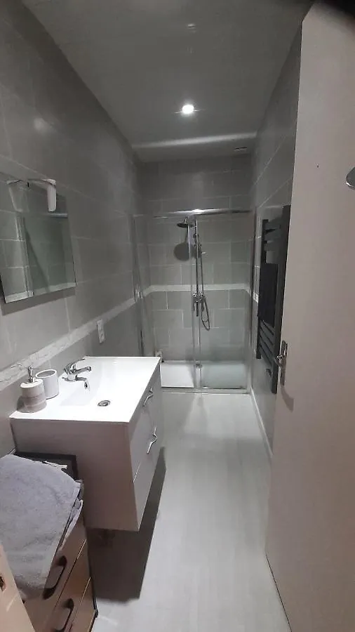 Appartemment Situe A Lacaune Les Bains شقة